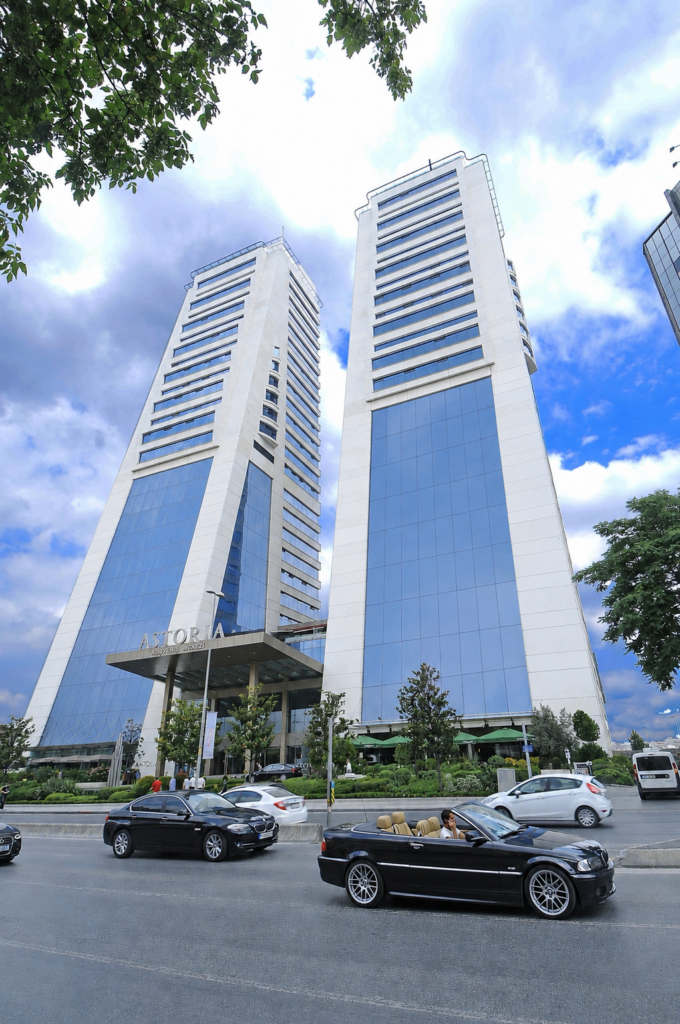 Astoria Kempinski Tower – Penthouse Office